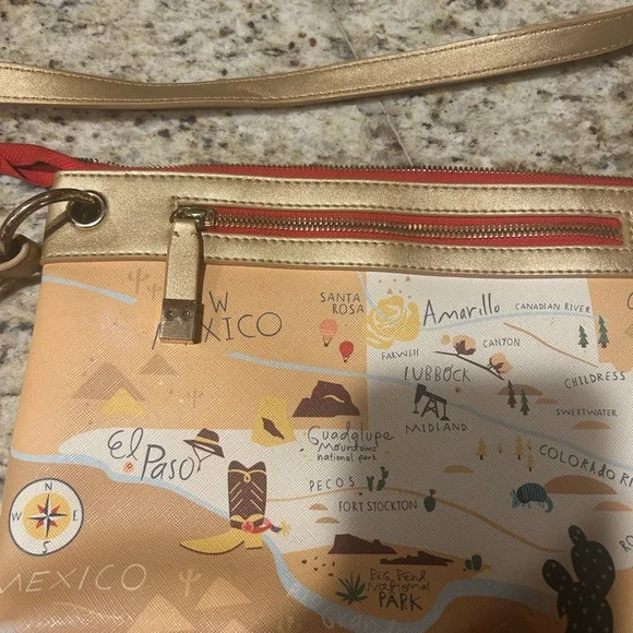 Texas Spartina 449 crossbody purse. AS IS BROKEN ZIPPER. Still a great bag! - Picture 2 of 7